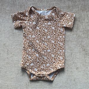 Mebie Baby Mustard Floral Short sleeve bodysuit - Size 2T